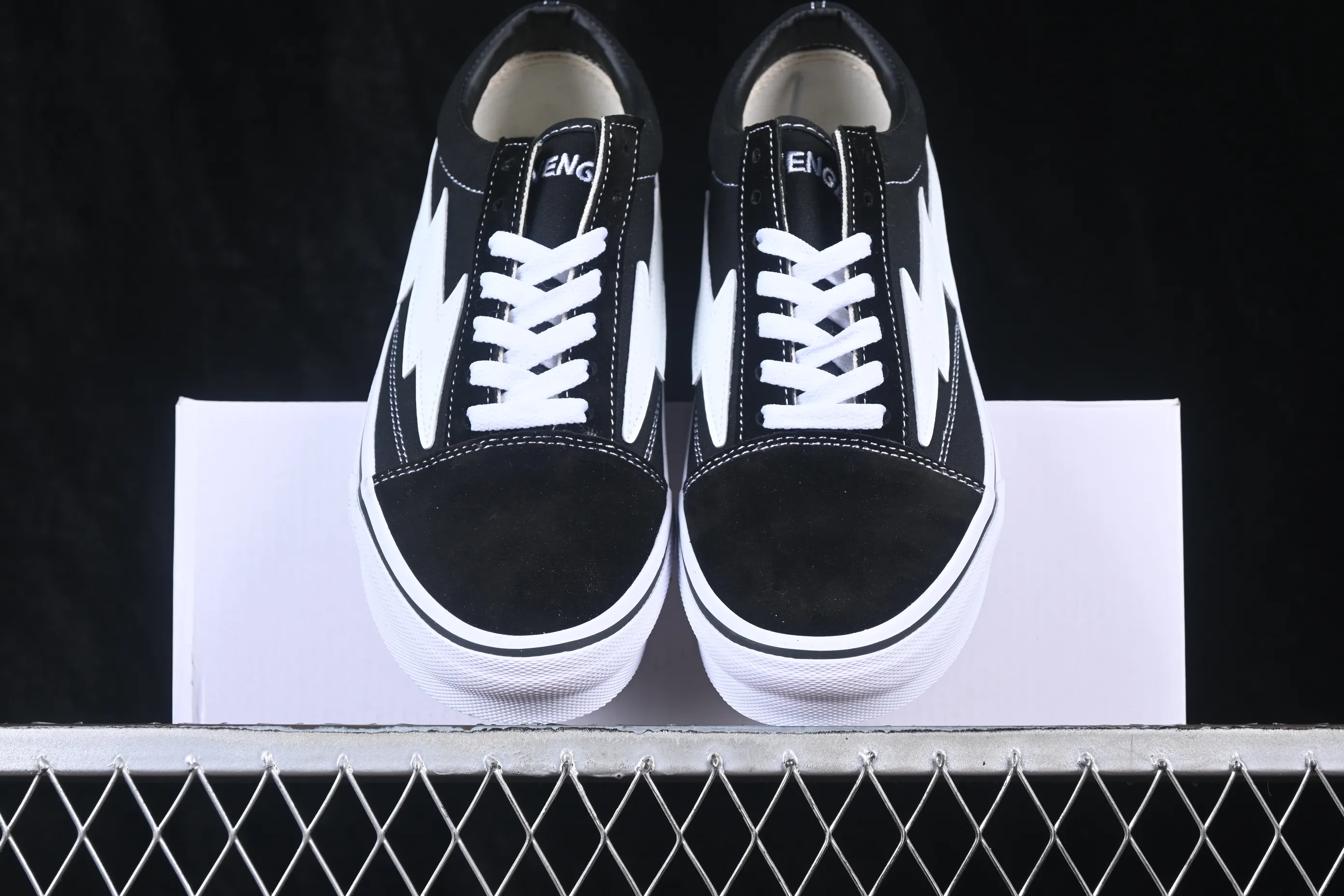 All categories Vans Vans series Vans Low Vans low-top Revenge x Storm Old Skool Lightning joint low-top casual sneakers black and white